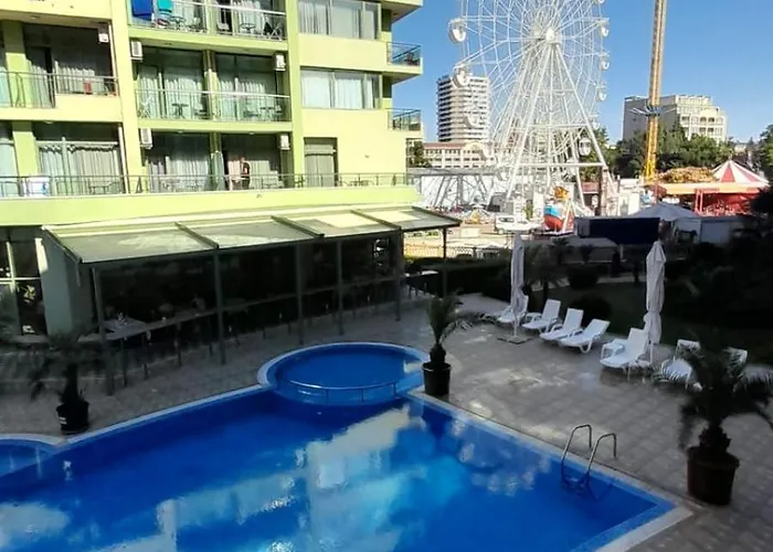 2 Gallery With Poolview Sluneční pobřeží