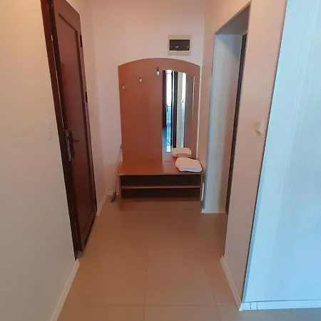 Апартамент 2 Gallery With Poolview *